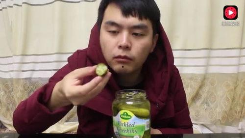 云南网红小伙吃瓜视频下载,瓜田李下，趣味横生